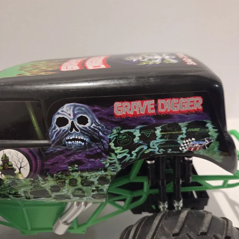 Monster Jam Spin Master Grave Digger RC Truck BKT Tires No Remote 66801